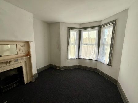 5 bedroom terraced house to rent - Photo 4