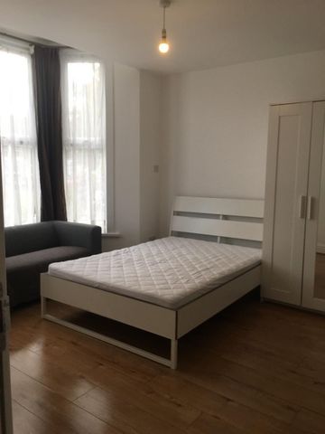 Studio Flat, Northbrook, IG1 - Photo 4