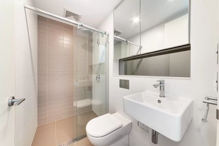 Apartment with 2 bedrooms, 2 bathrooms & parking for 1 car - Photo 5