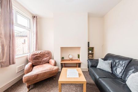 2 bedroom terraced house to rent - Photo 2