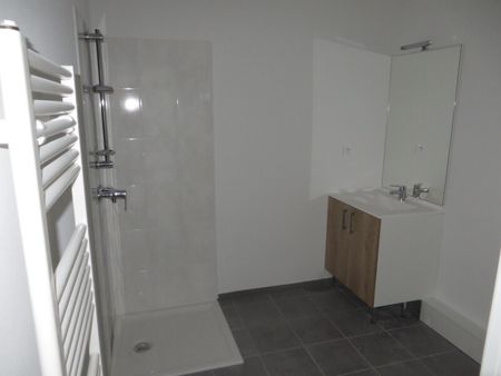 Location Appartement 2 pièces 41m² ROYAN 17200 - Photo 3