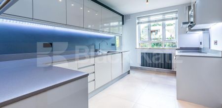 2 Bedroom, 1 bath, 1 reception Flat - Photo 5