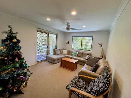 Amazing 4 Bedroom Family Home in Noosaville &vert; &dollar;885 Per Week - Photo 1