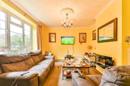 3 bedroom maisonette to rent - Photo 2