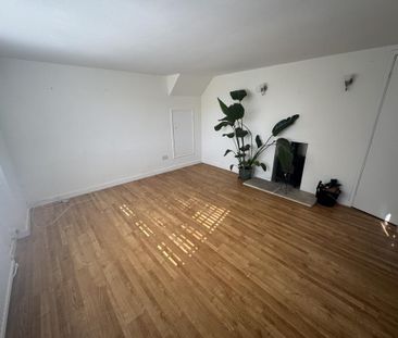4 bedroom detached house to rent - Photo 3