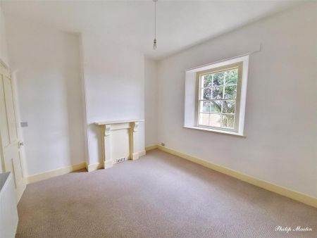 5 bedroom detached house to rent - Photo 4