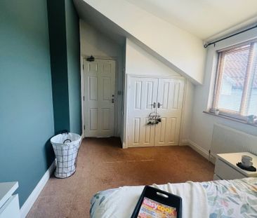 BEDROOM 4 – FURNISHED LARGE DOUBLE - Photo 6