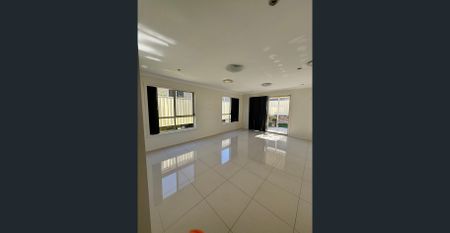 4 Bedroom, 3 Bathroom, 2 Carpark Family Home in a Quiet Convenient Location in Inala - Photo 2