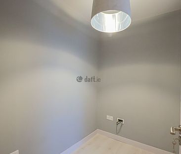 Apartment to rent in Dublin, Dún Laoghaire - Photo 4