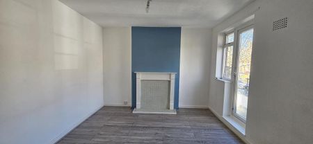 3 bedroom maisonette to rent - Photo 3