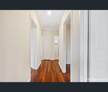7 Warren Road, Maida Vale, WA 6057 - Photo 2