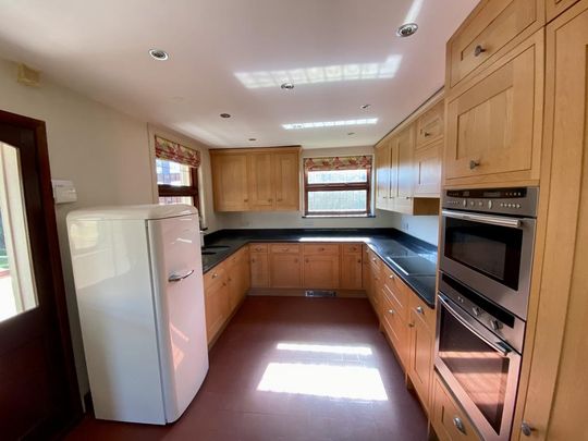 4 bedroom detached house to rent - Photo 1
