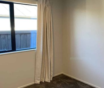 Brand new three bedroom townhouse in Rollestons new subdivision - Photo 4