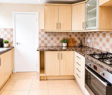 3 bedroom terraced house to rent - Photo 4
