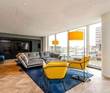 Luxury furnished two-bedroom apartment, located within the prestigi... - Photo 6