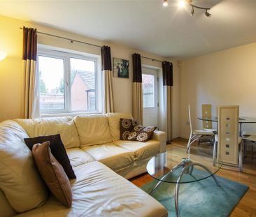 4 bedroom property to rent - Photo 2