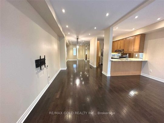 For Lease - 471 Meadowridge Court, Mississauga, Ontario - Photo 1