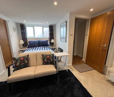 Detached house to rent - Photo 3