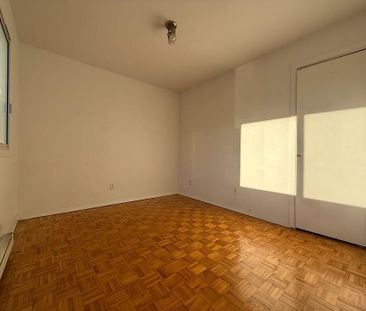 655 Boulevard Laval, Laval, QC - Photo 6