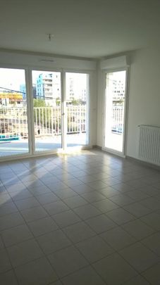 Location Appartement 4 pièces 86m² BORDEAUX 33300 - Photo 1