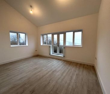 3 bedroom semi-detached house to rent - Photo 4