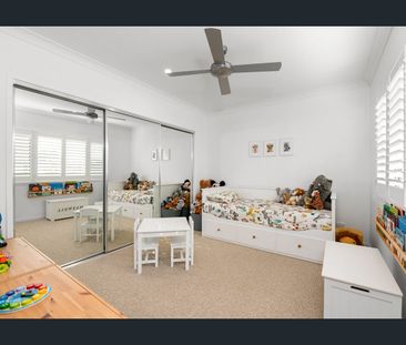 Large Modern Family Townhome - Photo 6