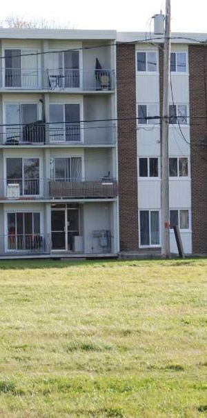 RÉNOVÉ AU COMPLET! 3 1/2 INSONORISATION SUPÉRIEURE - Photo 1