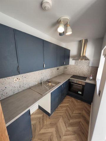 Bury Street, London N9 - Photo 4