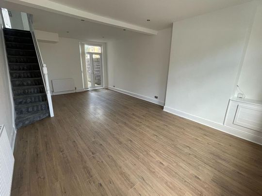 2 bedroom end of terrace house to rent - Photo 1