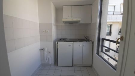 location Appartement T1 DE 31.2m² À ISSY LES MOULINEAUX - Photo 4