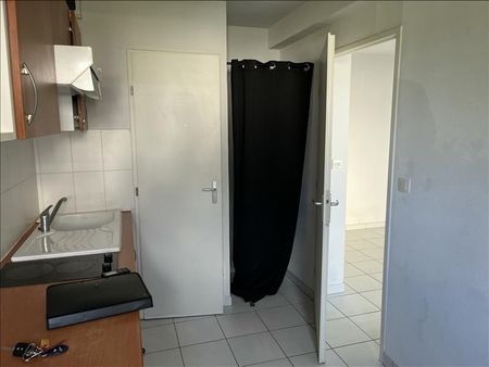 Location Appartement 2 pièces 45m² LANNION 22300 - Photo 4