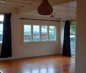 Gorgeous in Glenholme - Photo 3