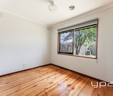 13 Micheline Street, TULLAMARINE - Photo 3