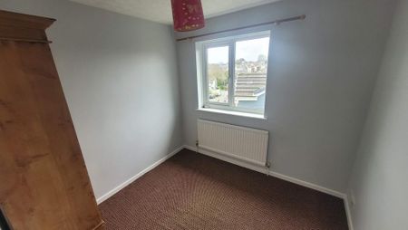 3 bedroom semi-detached house to rent - Photo 5