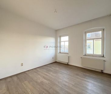 Großzügige Dachgeschossperle mit 3 Zimmern & Einbauküche! - Photo 6