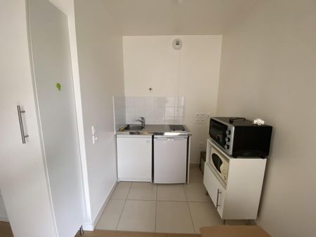 Location Appartement 1 pièce Meublé 36m² NOISY LE SEC 93130 - Photo 3