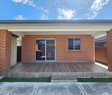 2 Bedroom Granny Flat with Street Frontage&excl;&excl; - Photo 1