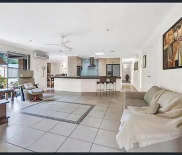 Central & convenient "Sun Valley Park"/"Benowa Hills" location .. - Photo 2