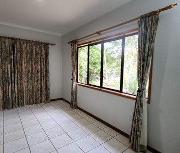 BEAUTIFUL FAMILY HOME IN YUNGABURRA - Photo 2