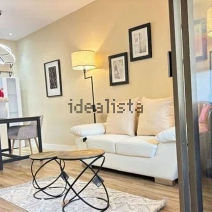 Alquiler de piso en Calle Londres - Photo 1