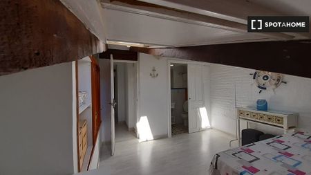 valencia, Valencian Community 46011 - Photo 2