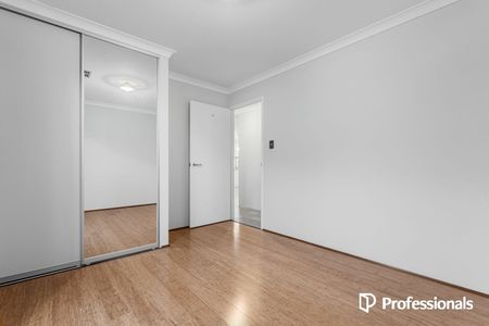 Spacious Family Living in a Sought-After Treeby - Photo 5
