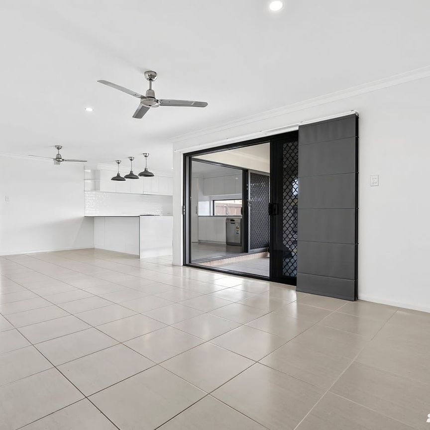 Family Living with all the EXTRAS! - Photo 1