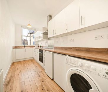 3 bedroom flat to rent - Photo 5