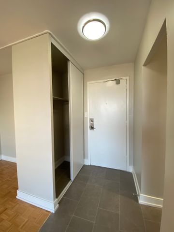 NEWLY RENOVATED 2 Bedroom Apartment in Cooksville! - Photo 4