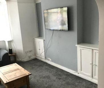 3 bedroom terraced house to rent - Photo 1