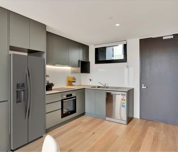 Sleek & Stylish 1-Bedroom Apartment in Prime Prahran Location - Photo 3