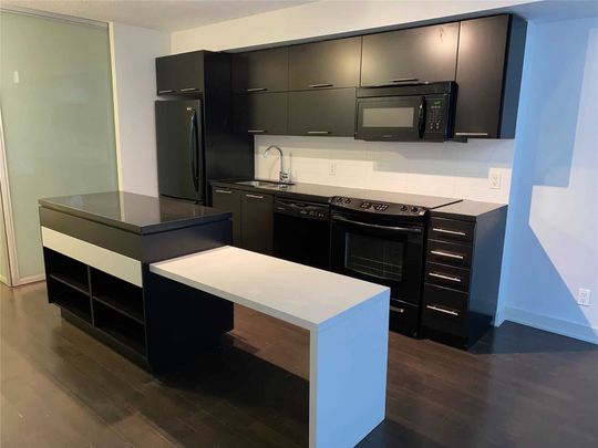 For Lease - 21 Nelson Street Unit# #411, Toronto, Ontario - Photo 1