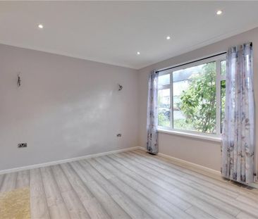 3 bedroom end of terrace house to rent - Photo 1