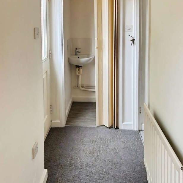 Knowles Close, Rushden, NN10 - Photo 1